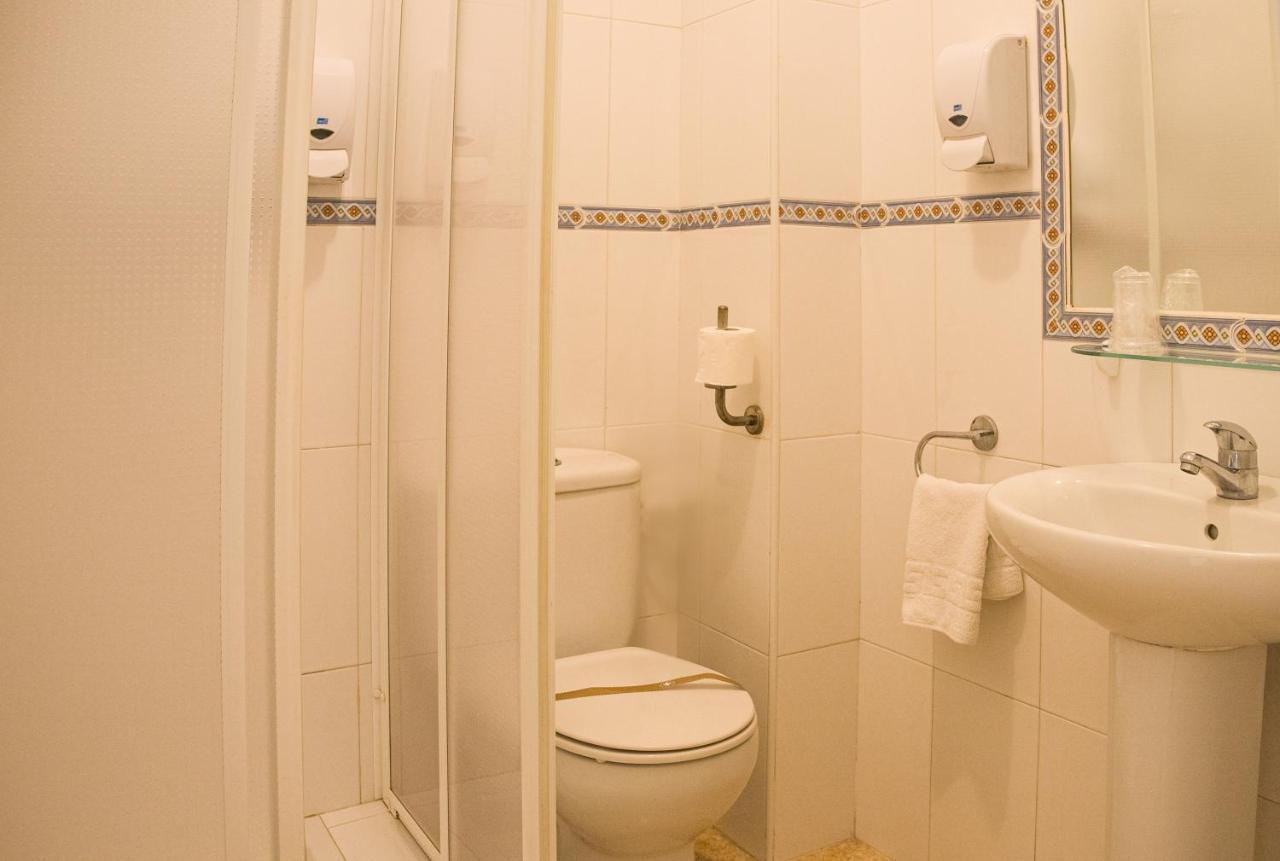 Punta Umbría Hostal Patio Andaluz מראה חיצוני תמונה