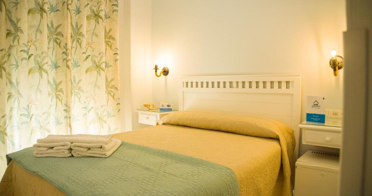 Punta Umbría Hostal Patio Andaluz מראה חיצוני תמונה