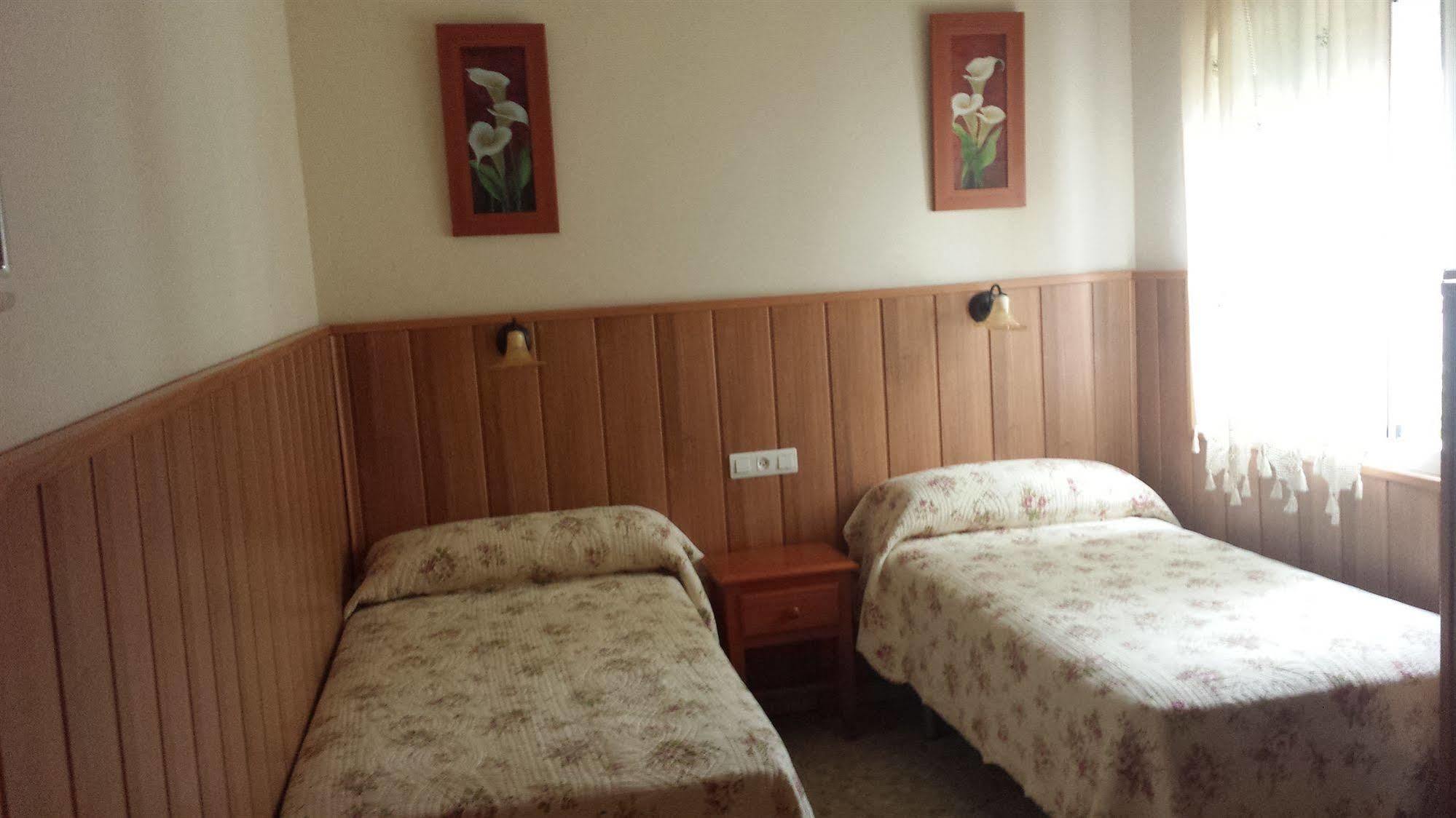 Punta Umbría Hostal Patio Andaluz מראה חיצוני תמונה