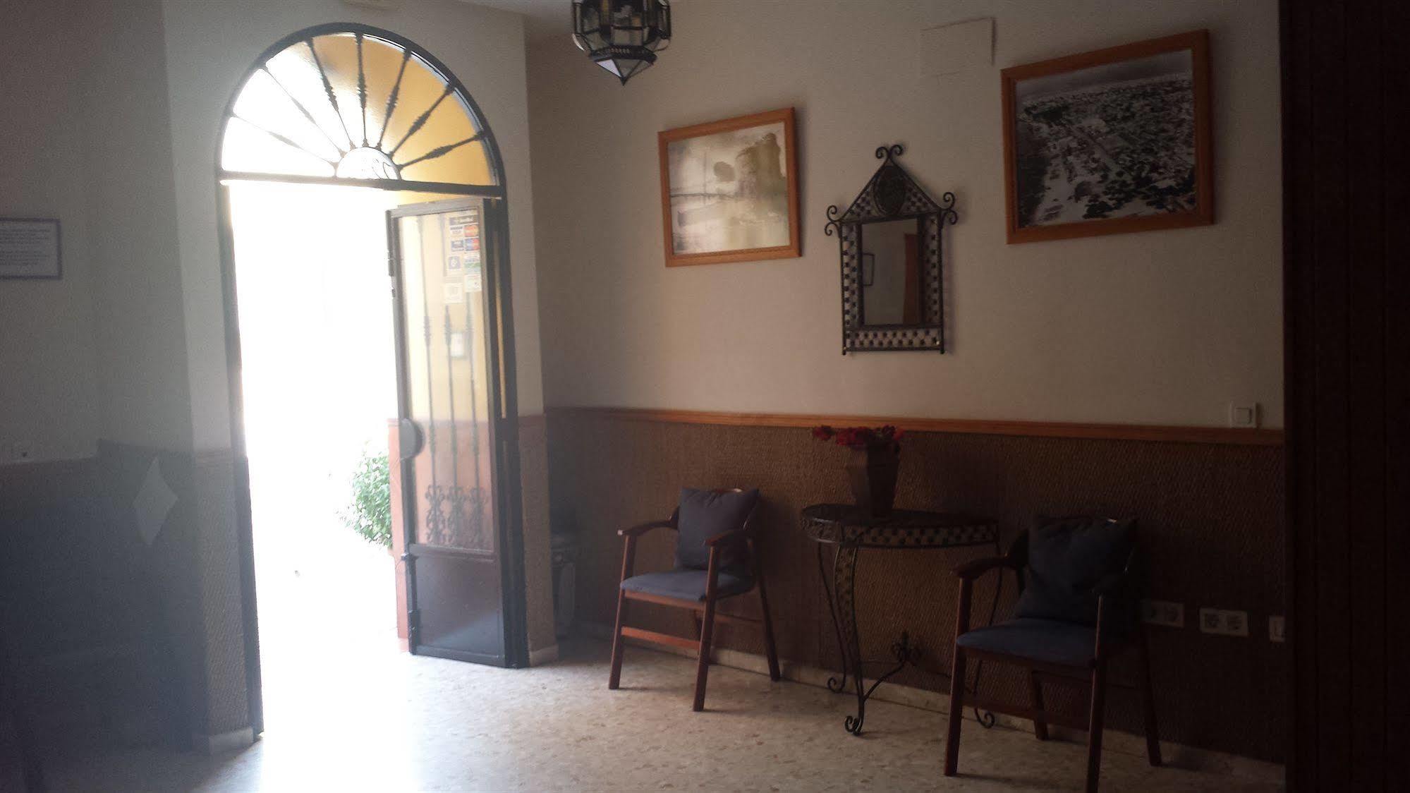 Punta Umbría Hostal Patio Andaluz מראה חיצוני תמונה