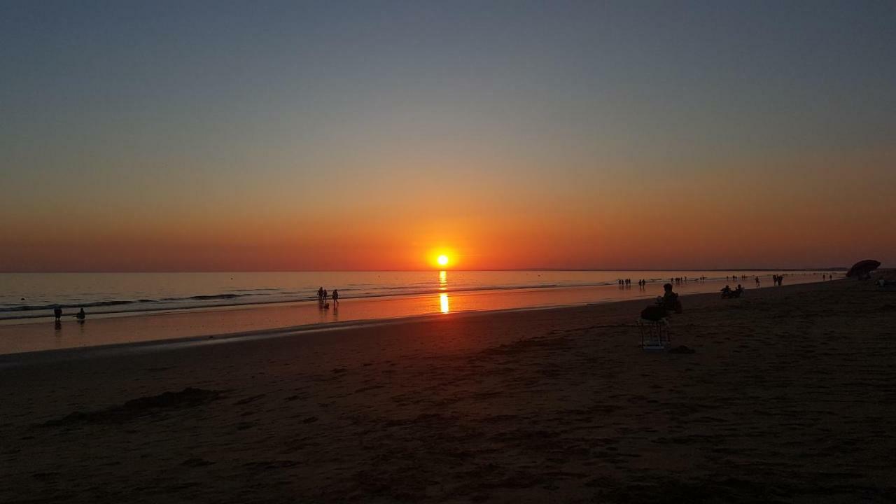 Punta Umbría Hostal Patio Andaluz מראה חיצוני תמונה